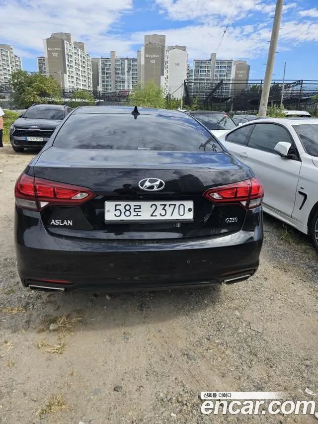HYUNDAI ASLAN 2015 — 220 115 км, чёрный, Корея — под ключ — фото 2