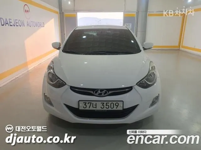HYUNDAI AVANTE 2012 — 158 056 км, белый, Корея — под ключ — фото 1