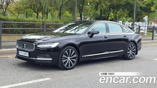 VOLVO S90 2023