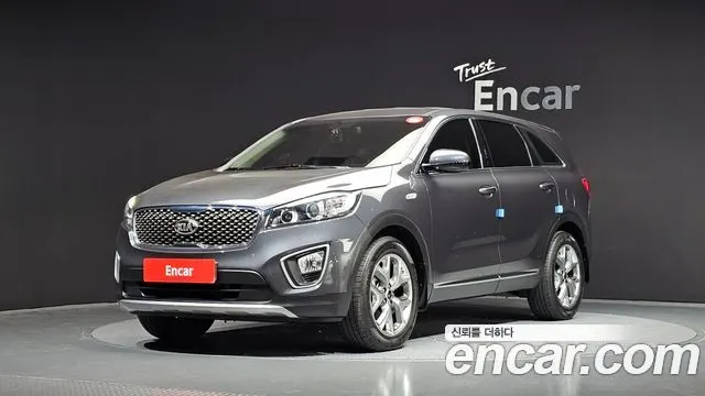 KIA SORENTO 2015 — 125 098 км, серый, Корея — под ключ — фото 1