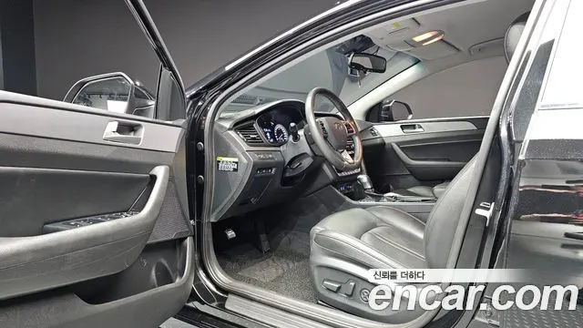 HYUNDAI SONATA 2019 — 114 228 км, чёрный, Корея — под ключ — фото 10