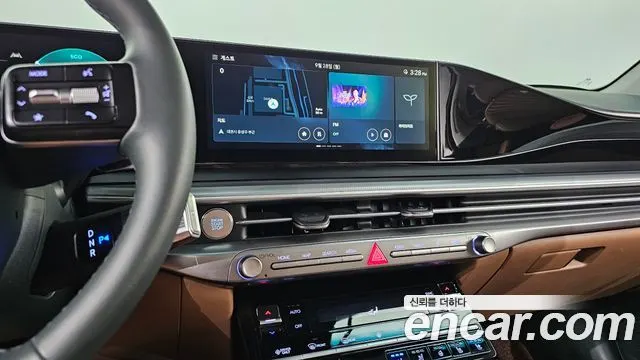 HYUNDAI GRANDEUR HYBRID 2023 — 37 871 км, серебристо-серый, Корея — под ключ — фото 12