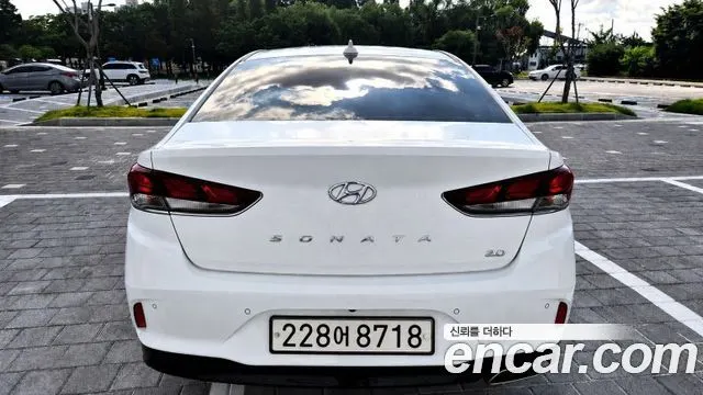 HYUNDAI SONATA 2019 — 99 011 км, белый, Корея — под ключ — фото 7