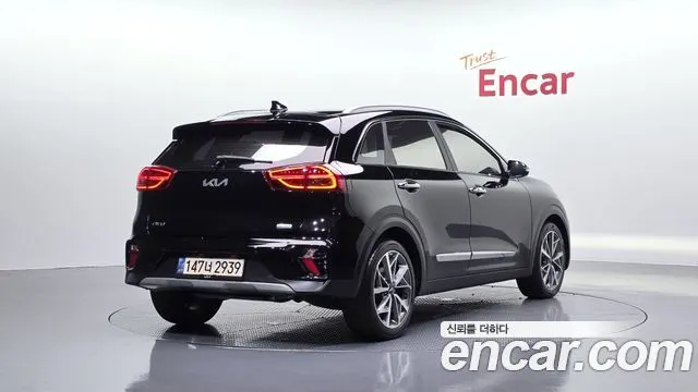 KIA NIRO 2022 — 45 526 км, чёрный, Корея — под ключ — фото 1