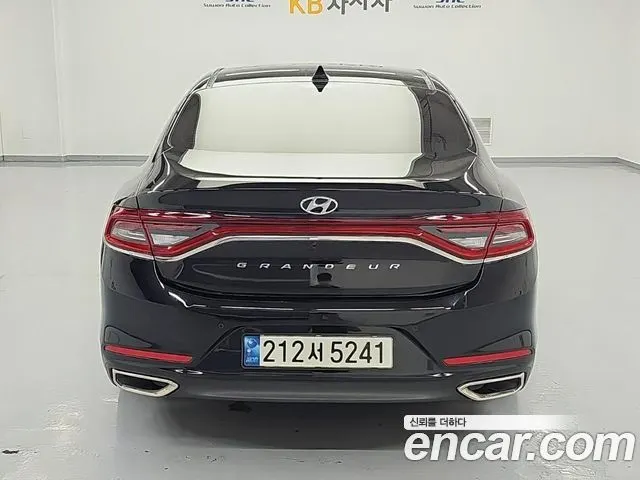HYUNDAI GRANDEUR 2018 — 110 916 км, чёрный, Корея — под ключ — фото 2