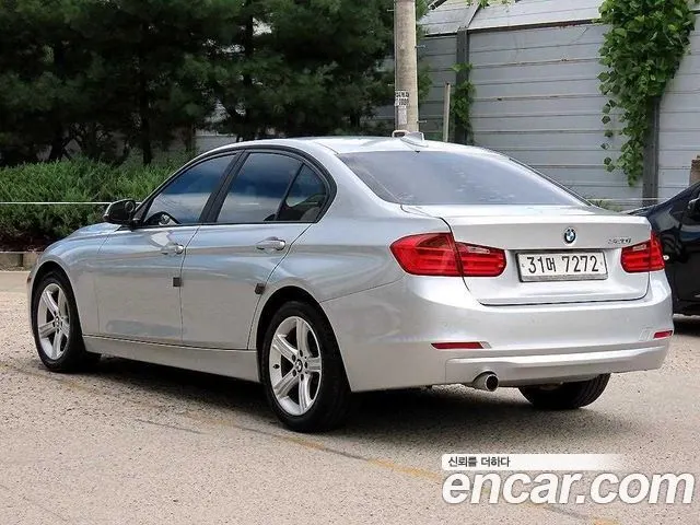 BMW 3 SERIES 2014 — 63 653 км, серебристо-серый, Корея — под ключ — фото 3
