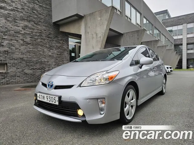 TOYOTA PRIUS 2012