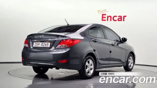 HYUNDAI ACCENT 2012