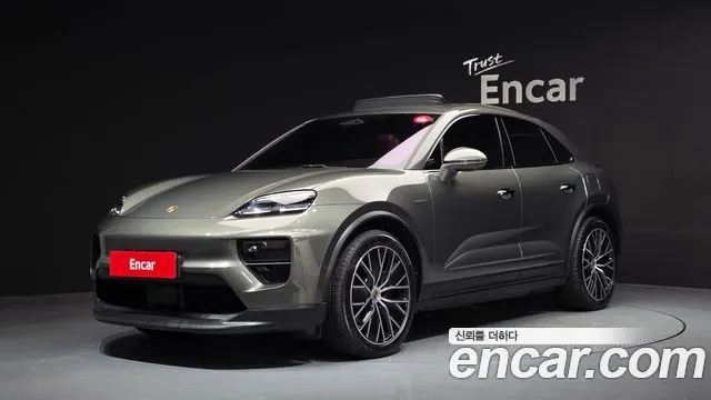 PORSCHE MACAN 2025