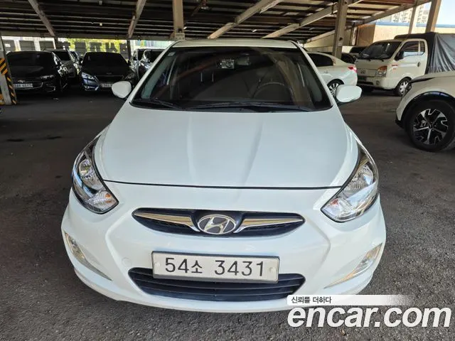 HYUNDAI ACCENT 2012