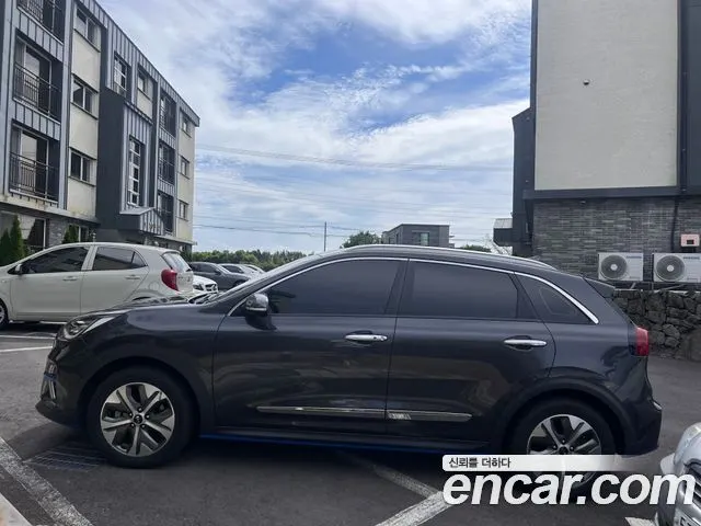 KIA NIRO 2019 — 257 000 км, серый, Корея — под ключ — фото 3