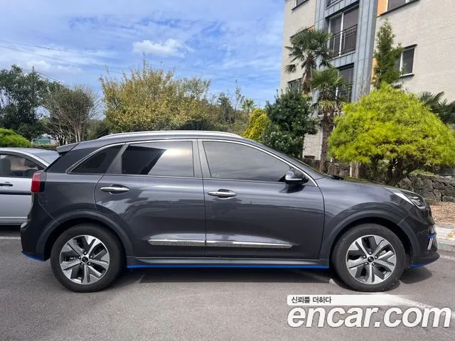 KIA NIRO 2019 — 257 000 км, серый, Корея — под ключ — фото 4