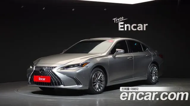 LEXUS ES300H 2024
