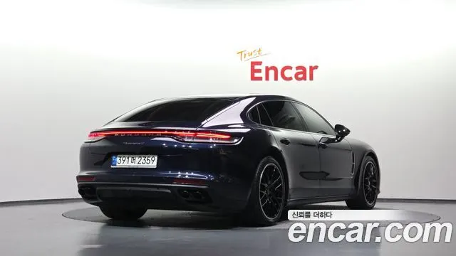 PORSCHE PANAMERA 2021
