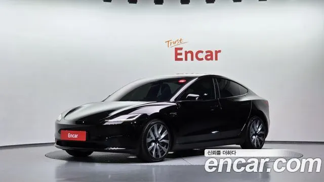TESLA MODEL 3 2024