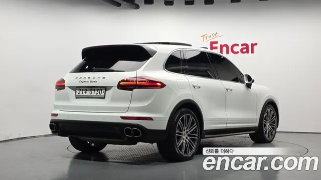 PORSCHE CAYENNE 2016 — 127 266 км, белый, Корея — под ключ — фото 1
