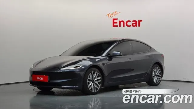 TESLA MODEL 3 2024