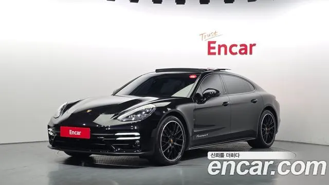PORSCHE PANAMERA 2021