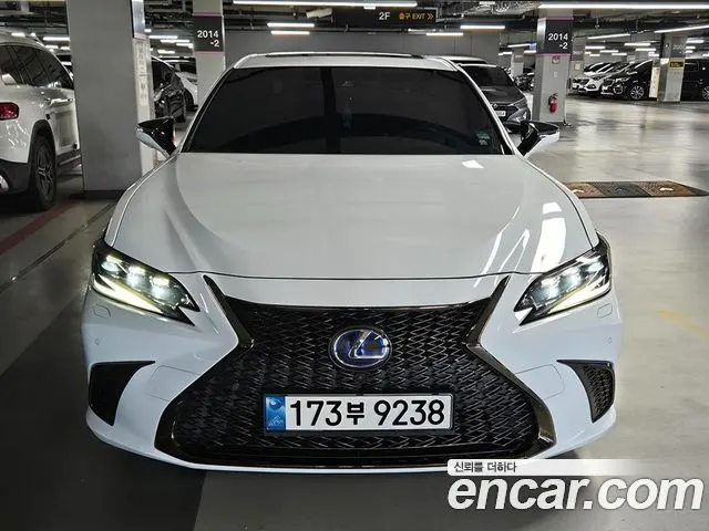 LEXUS ES300H 2022