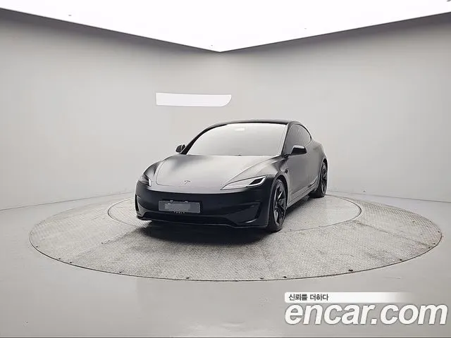 TESLA MODEL 3 2024