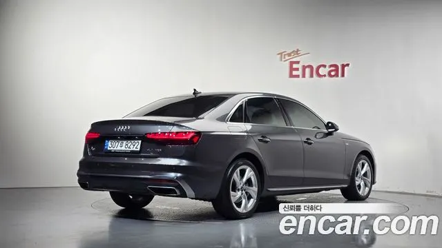 AUDI A4 2021
