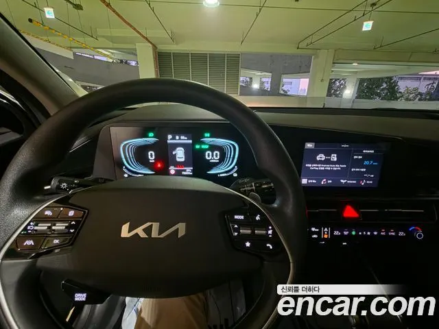 KIA NIRO 2024 — 75 003 км, серебристо-серый, Корея — под ключ — фото 10
