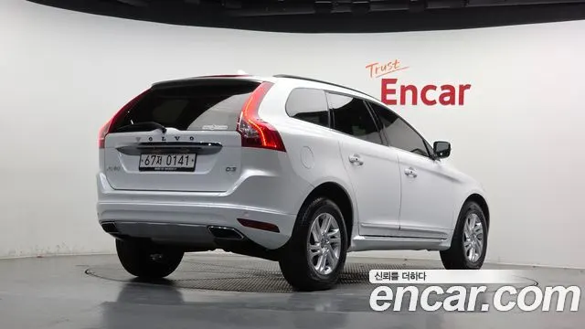 VOLVO XC60 2017