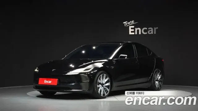 TESLA MODEL 3 2024