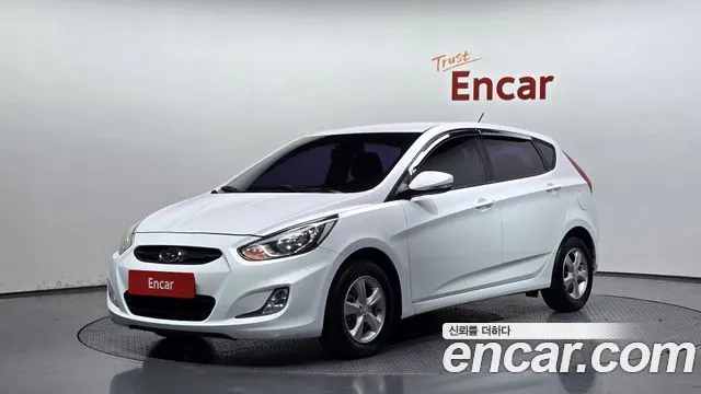 HYUNDAI ACCENT 2012
