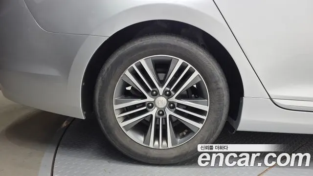 HYUNDAI GRANDEUR 2014 — 151 333 км, серебристо-серый, Корея — под ключ — фото 5