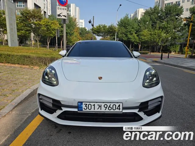 PORSCHE PANAMERA 2023