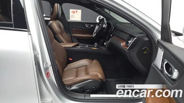 VOLVO V60 CROSS COUNTRY 2021 — 159 909 км, серебристый, Корея — под ключ — фото 11