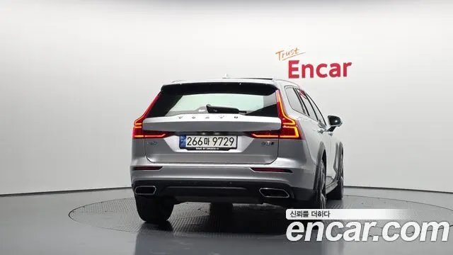 VOLVO V60 CROSS COUNTRY 2021 — 159 909 км, серебристый, Корея — под ключ — фото 4