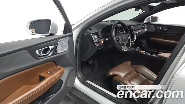 VOLVO V60 CROSS COUNTRY 2021 — 159 909 км, серебристый, Корея — под ключ — фото 10