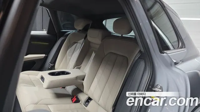 AUDI Q4 E-TRON 2023 — 53 550 км, серебристо-серый, Корея — под ключ — фото 12