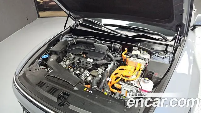 HYUNDAI GRANDEUR HYBRID 2025 — 14 719 км, серебристо-серый, Корея — под ключ — фото 6