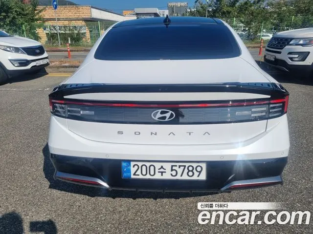 HYUNDAI SONATA HYBRID 2024 — 7 500 км, белый, Корея — под ключ — фото 5