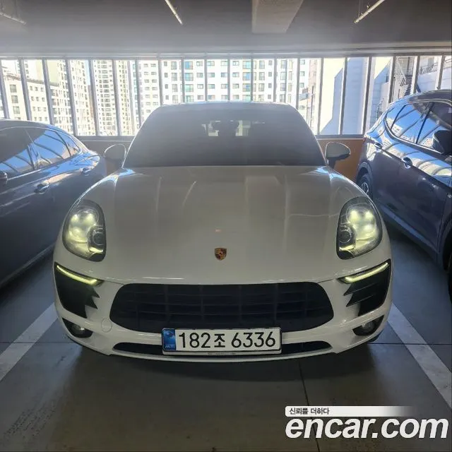 PORSCHE MACAN 2017