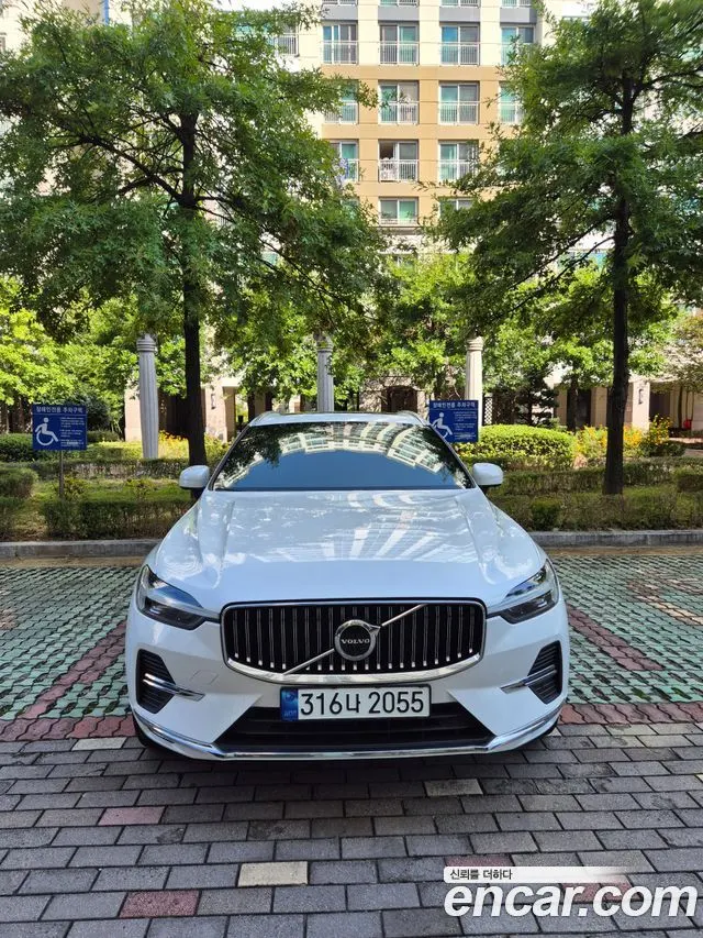 VOLVO XC60 2023