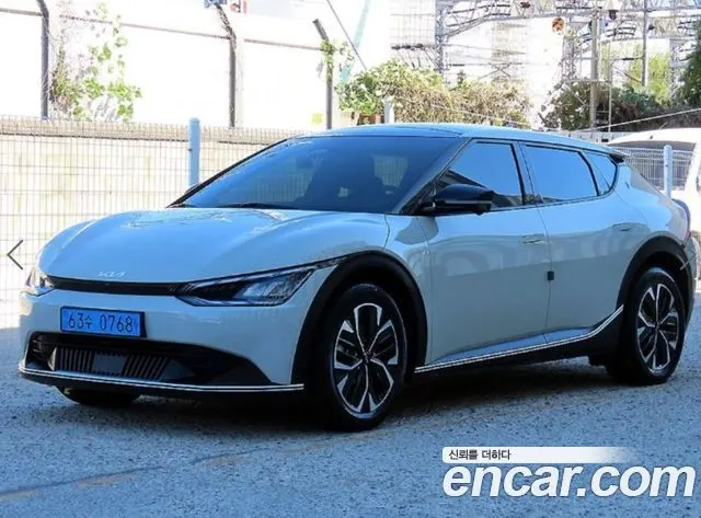 KIA EV6 2022 — 103 221 км, белый-перламутр, Корея — под ключ — фото 2