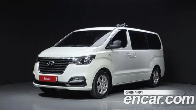 HYUNDAI GRAND STAREX 2018