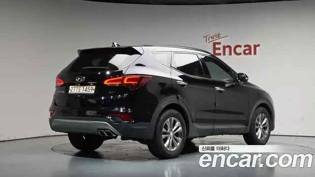 HYUNDAI SANTA FE 2018 — 175 346 км, чёрный, Корея — под ключ — фото 1