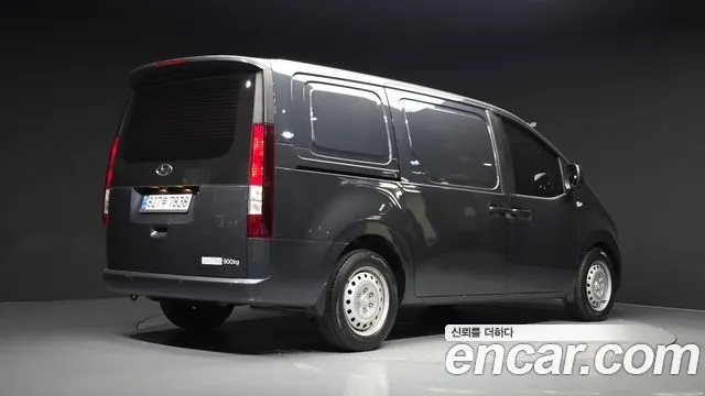 HYUNDAI STARIA 2023