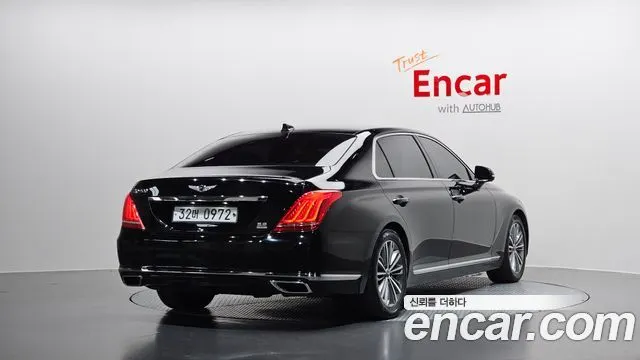GENESIS EQ900 2016