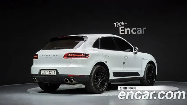 PORSCHE MACAN 2015