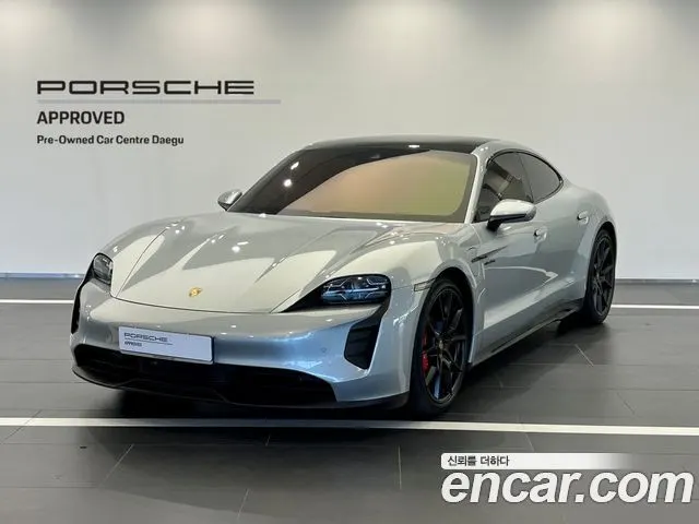 PORSCHE TAYCAN 2024