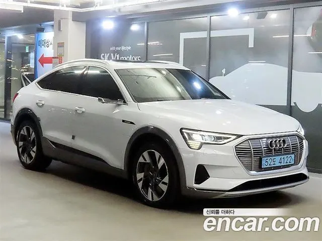 AUDI E-TRON 2022