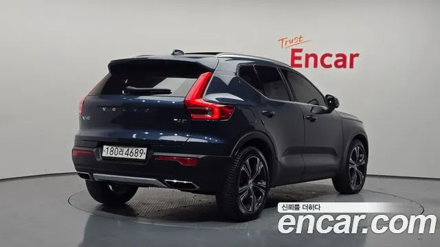 VOLVO XC40 2020