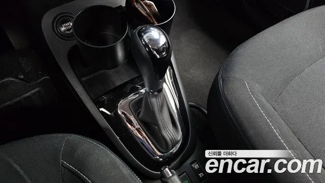 RENAULT KOREA QM3 2015 — 73 646 км, белый-перламутр, Корея — под ключ — фото 9