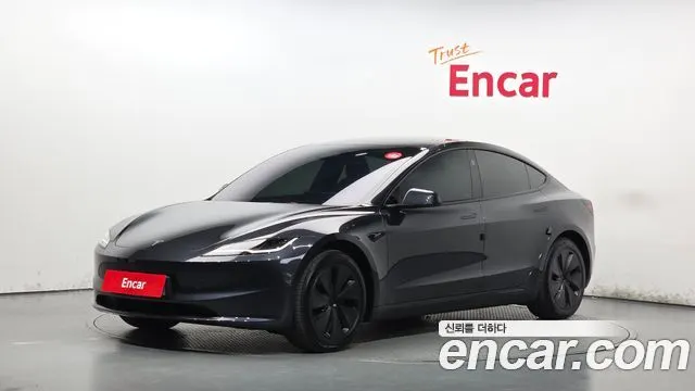 TESLA MODEL 3 2025
